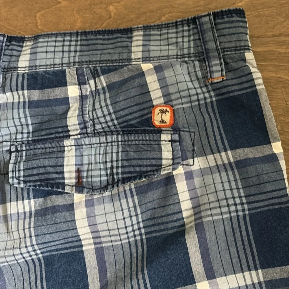Tommy Bahama 9” Plaid Shorts Blue Men’s Size 40